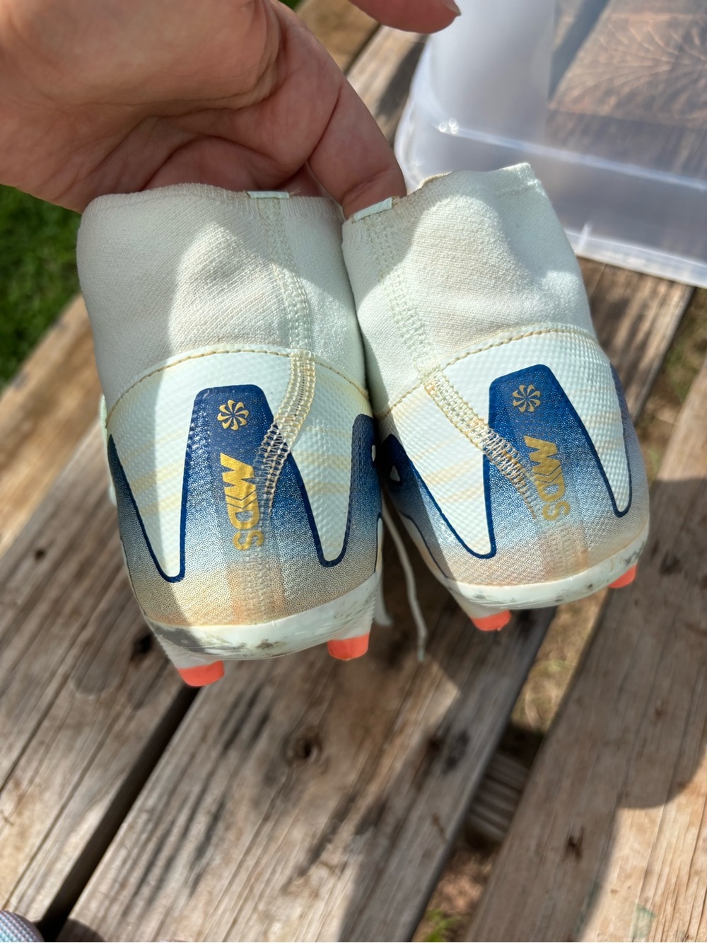 Boys soccer cleats - Picture 4 of 5